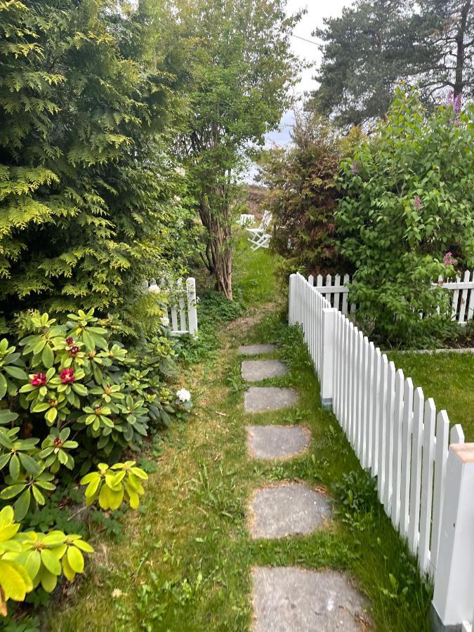 Nice Apartment With1 Bedroom Separate Living Room With A Sofa Bed And A Tiny Kitchen A Bathroom Located In Nordstrand Near By The Sea For 3 Guests With A Garden And Grill 5 Extra Guests With Extra Cost In The Cabin With Sea View Just Outside The Apar Oslo Esterno foto