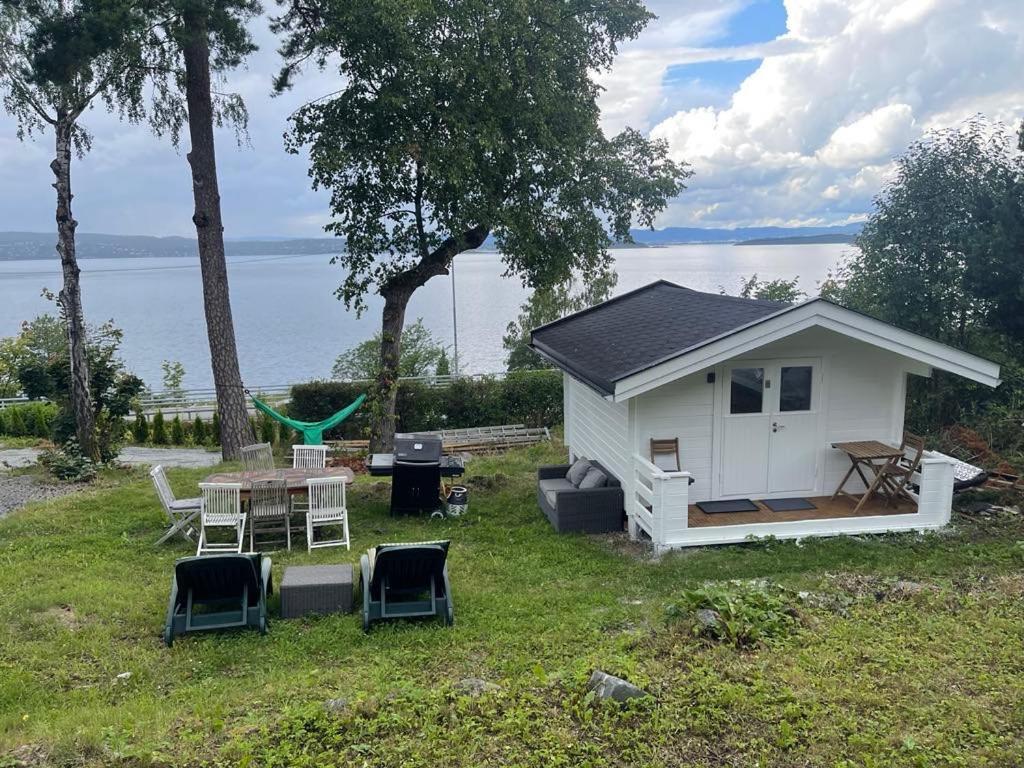 Nice Apartment With1 Bedroom Separate Living Room With A Sofa Bed And A Tiny Kitchen A Bathroom Located In Nordstrand Near By The Sea For 3 Guests With A Garden And Grill 5 Extra Guests With Extra Cost In The Cabin With Sea View Just Outside The Apar Oslo Esterno foto
