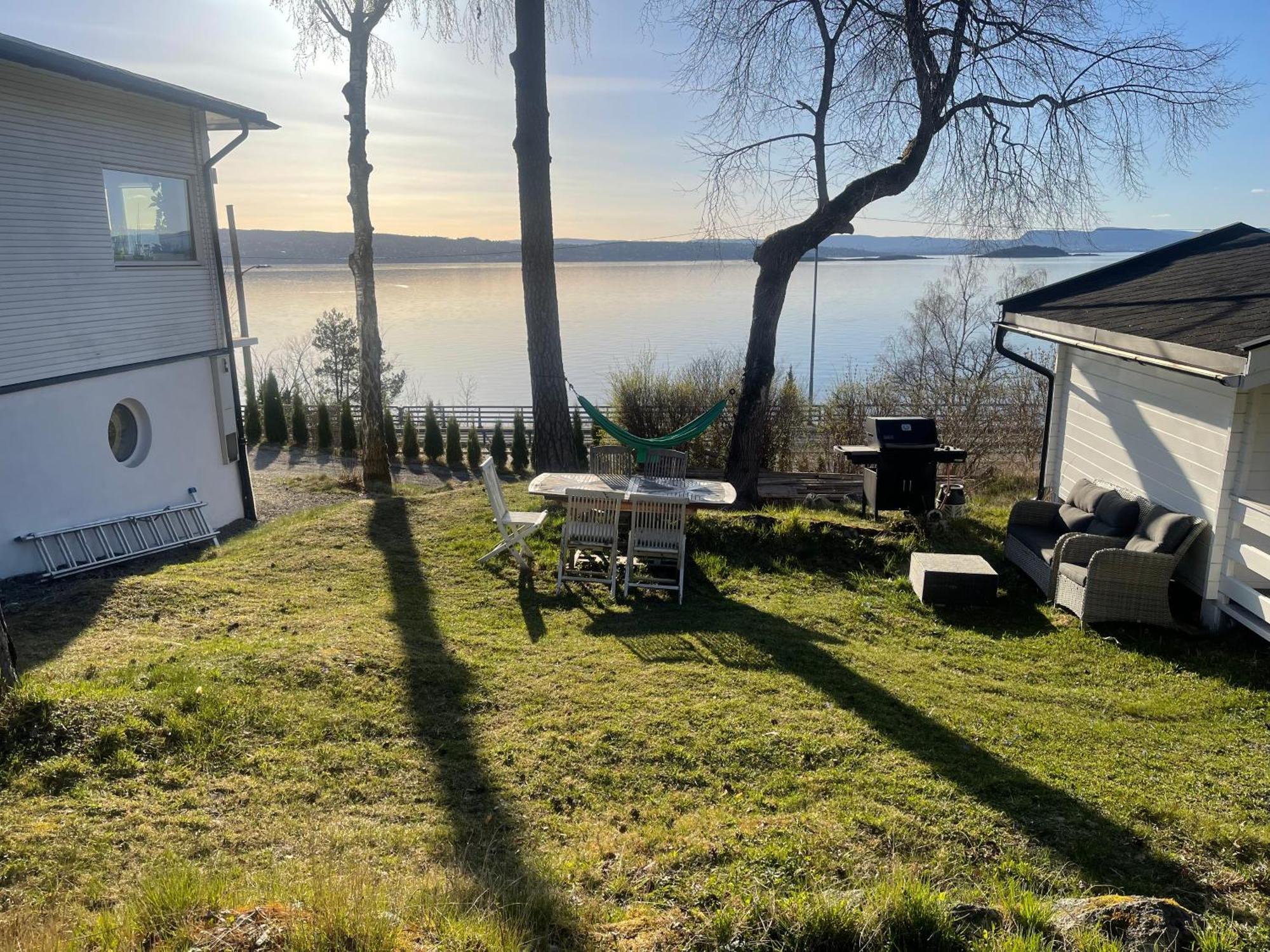 Nice Apartment With1 Bedroom Separate Living Room With A Sofa Bed And A Tiny Kitchen A Bathroom Located In Nordstrand Near By The Sea For 3 Guests With A Garden And Grill 5 Extra Guests With Extra Cost In The Cabin With Sea View Just Outside The Apar Oslo Esterno foto